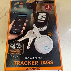Kohl's Smart Gear Wireless Tracker Tags - Black and Silver new in box